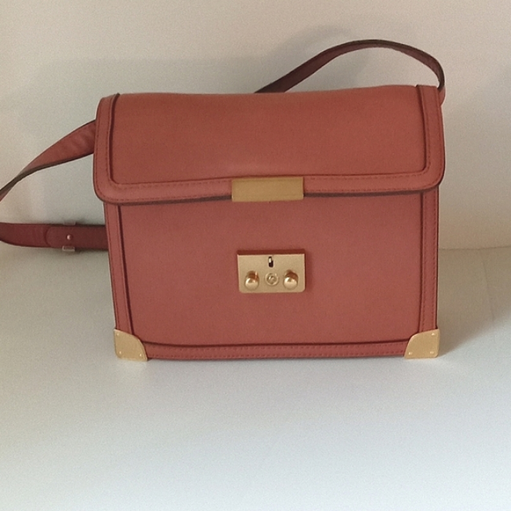 Ochirly WingTipped Handbag
